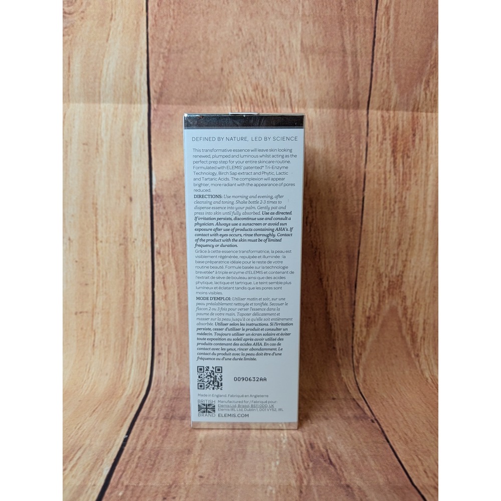 ELEMIS White and Silver Dynamic Resurfacing Skin Smoothing Essence - Picture 3 of 5